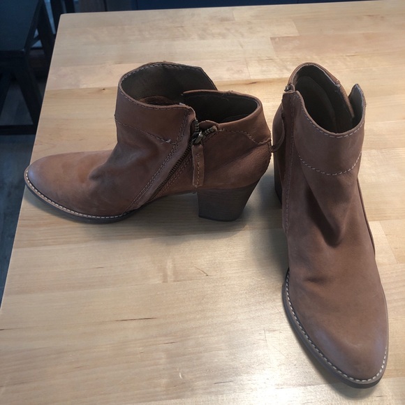 Beautiful brand new Dolce Vita booties - Picture 4 of 4